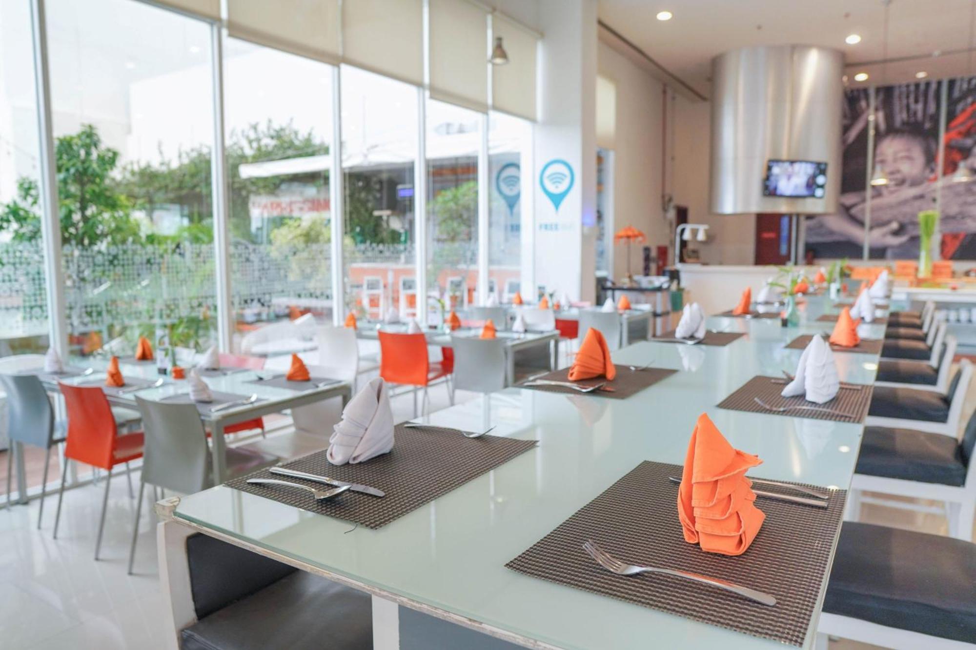Harris Hotel Batam Center Εξωτερικό φωτογραφία
